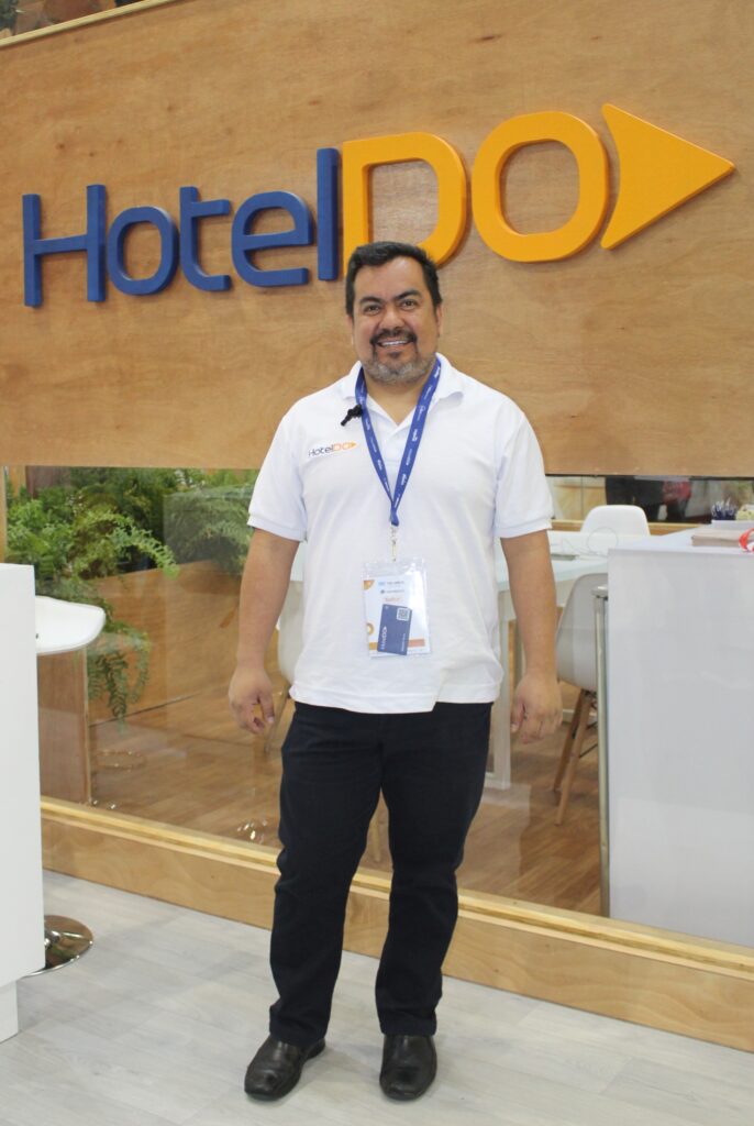 Alejandro Torres Director Comercial HotelDO
