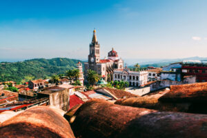 Viajes, viajeros, vacaciones, Maleta de Viajes, turismo, booking.com