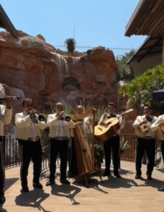 Maleta de VIajes, viajeros,, Guadalajara, Jalisco, vacaciones, Mariachi, restaurante Guadalajara.