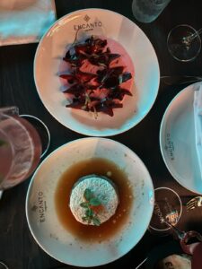 baúl gastronómico, maleta de viajes, viajeros, foodie, experiencia inmersiva, experiencia gastronómica, Encanto, fuego y mar 