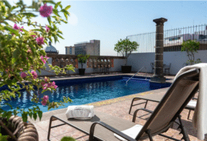 Viajes, viajeros, vacaciones, Maleta de Viajes, turismo, booking.com