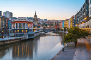 Viajes, viajeros, vacaciones, Maleta de Viajes, turismo, booking.com