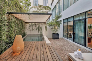 Viajes, viajeros, vacaciones, Maleta de Viajes, turismo, booking.com