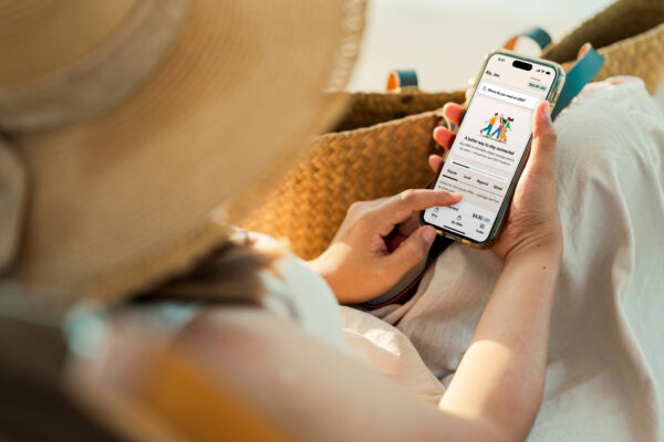 Airalo , viajes, esim, viajeros, Maleta de viajes, maleta tech