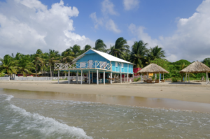 THE PINK MANGO: ESPÍRITU CARIBEÑO Y AUTENTICIDAD FRENTE A CARTAGENA