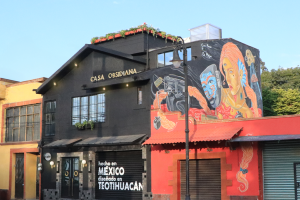 Maleta de Viajes, turismo, viajes, aventura, viajeros, hoteles, vuelos, experiencias, travel, hoteles, Casa Obsidiana, Negro como mi corazón, Teotihuacán,